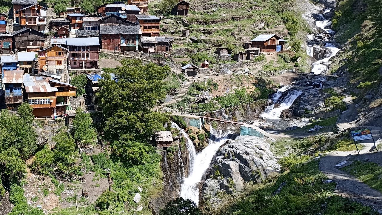 kugti waterfalls